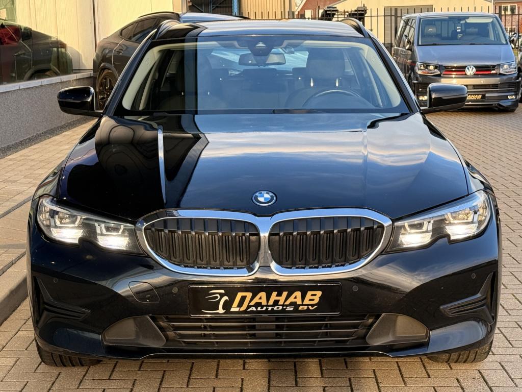 BMW 3-serie touring 330e | stoelverwarming | apple carplay | achteruitrijca