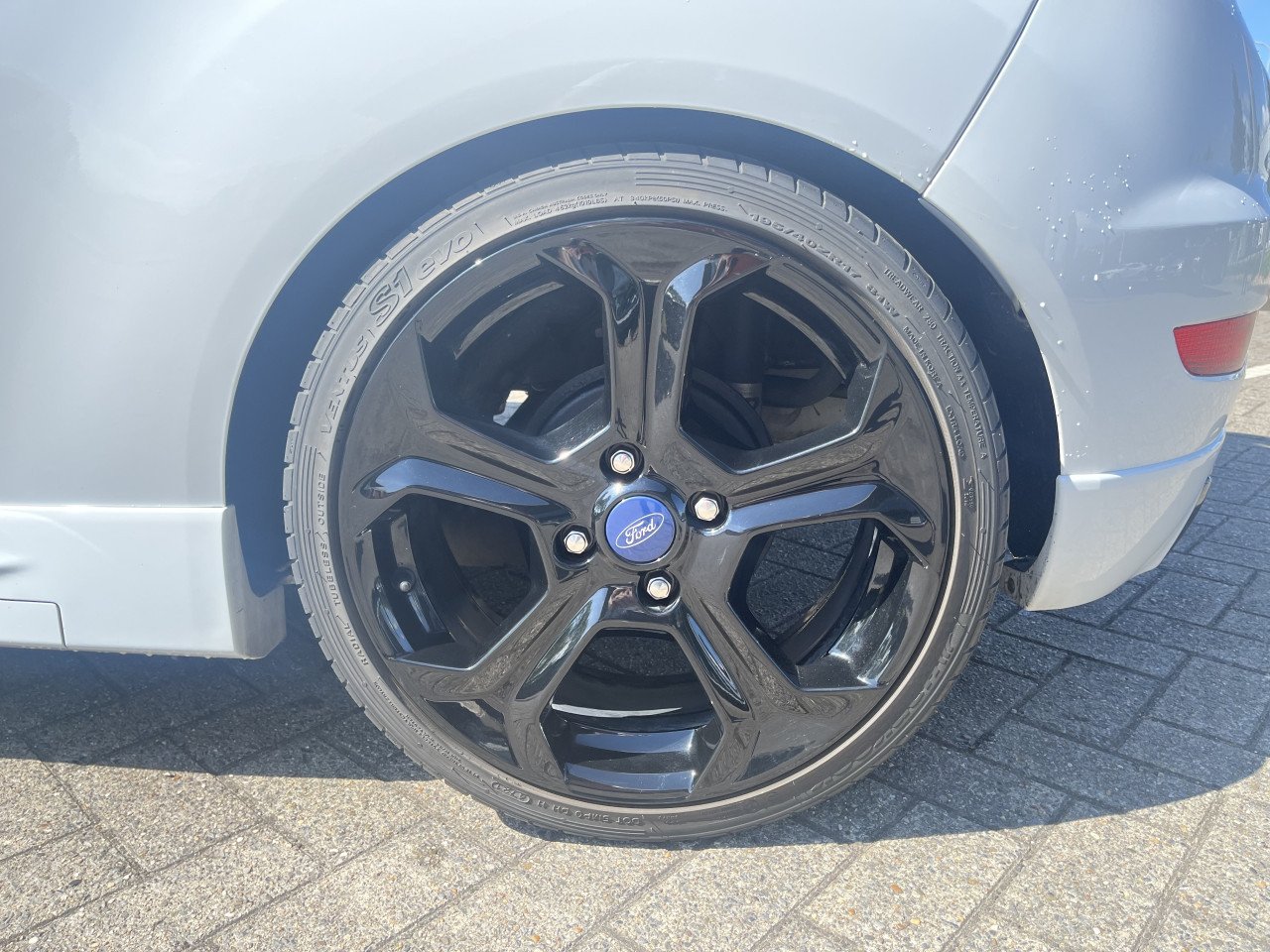 Ford Fiësta 1.6 Metal|Leer|17 inch|97.500 km|Dealeronderhouden