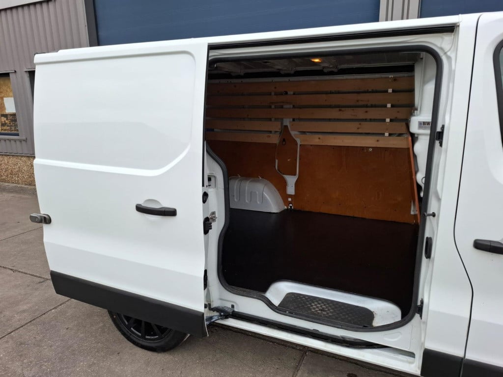 Renault Trafic 1.6 dci 95 t29 l1h1 comfort airco / cruise controle / navi /