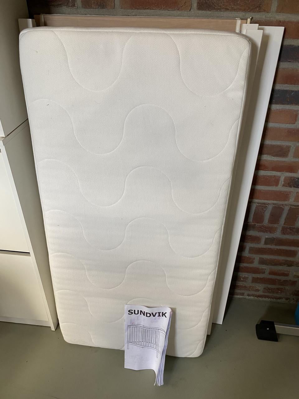 Ledikant IKEA Sundvik