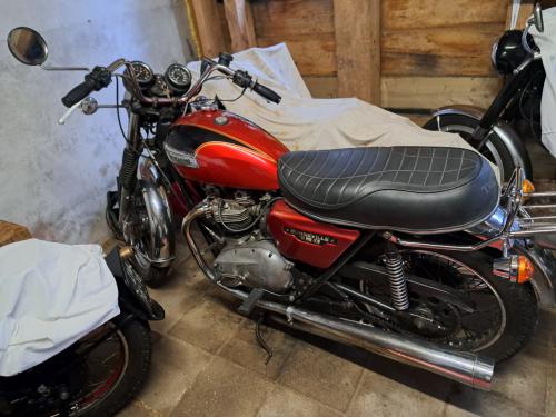 Triumph bonneville 140 E