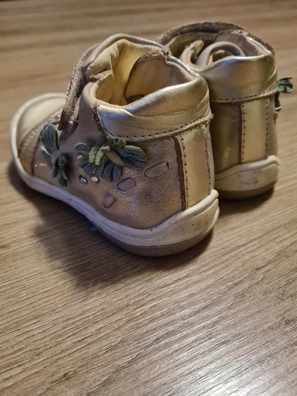 Meisjes schoenen maat 28