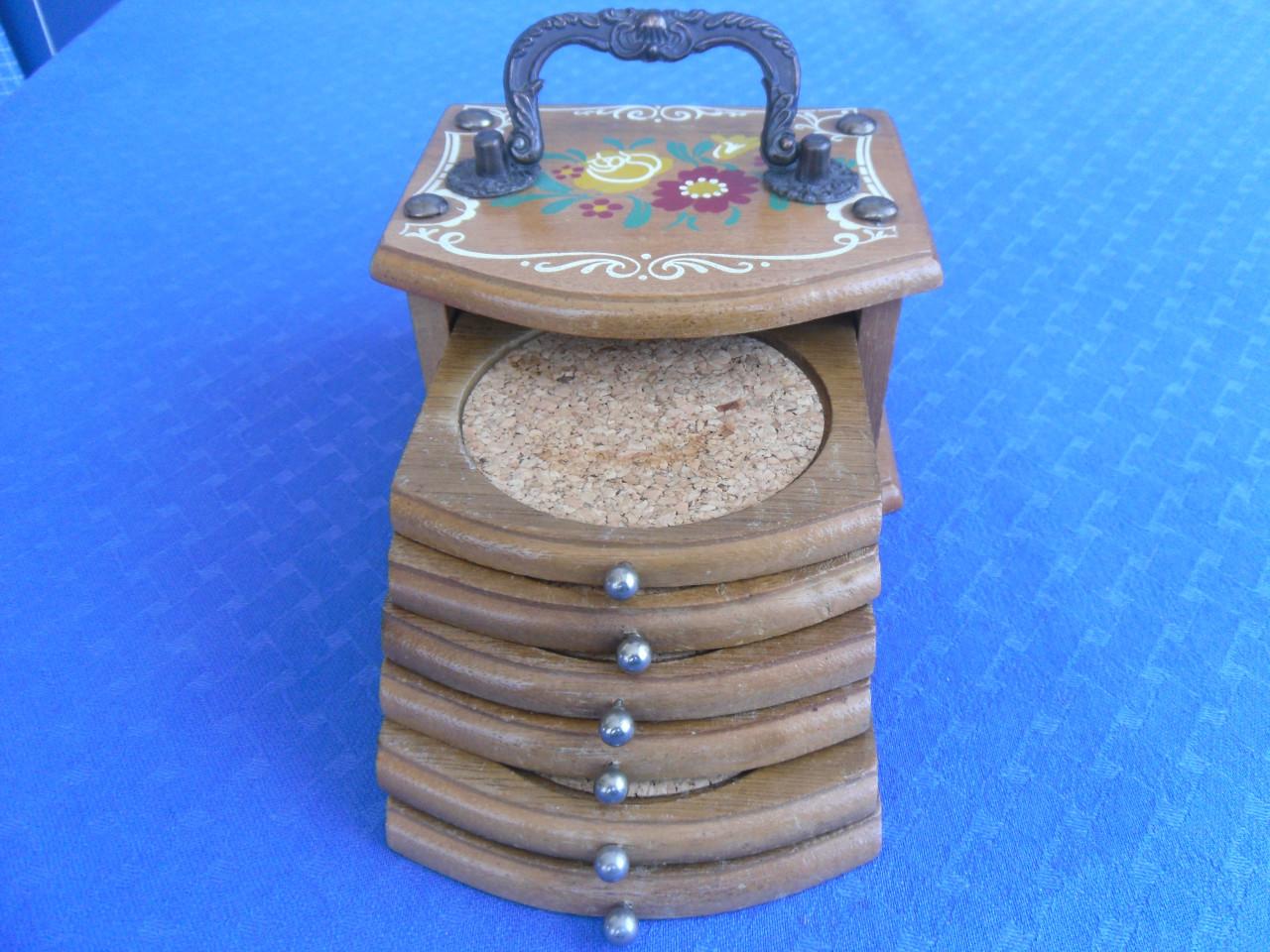 STOOFJE MET ONDERZETTERTJES ENZ