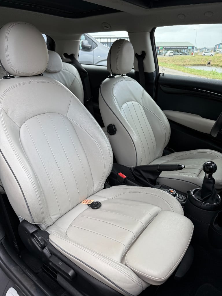 Mini Cooper 1.5 - chili - pano