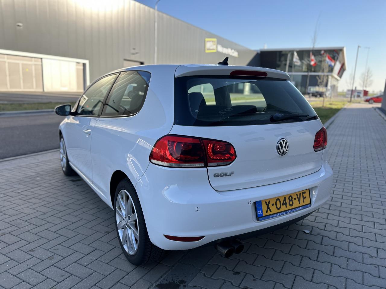 Volkswagen Golf 1.4 TSI Highline/STOELV/APK/AIRCO/PDC/