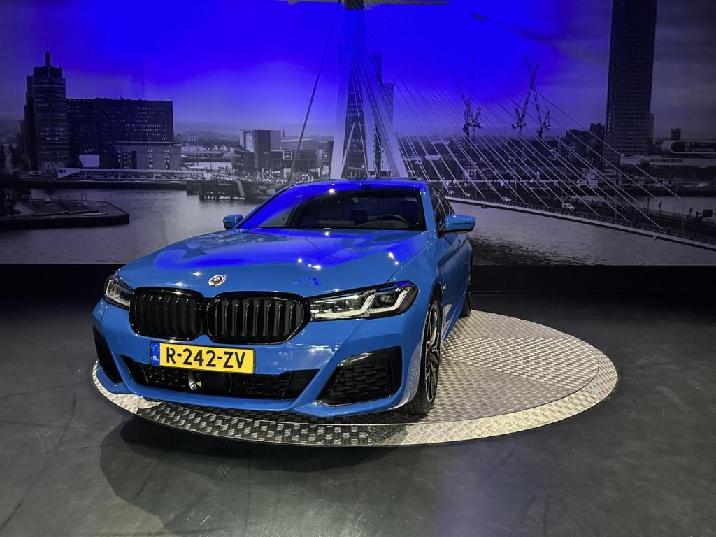 BMW 5 Serie 530e business edition plus *schuifdak*laser*hud*acc*