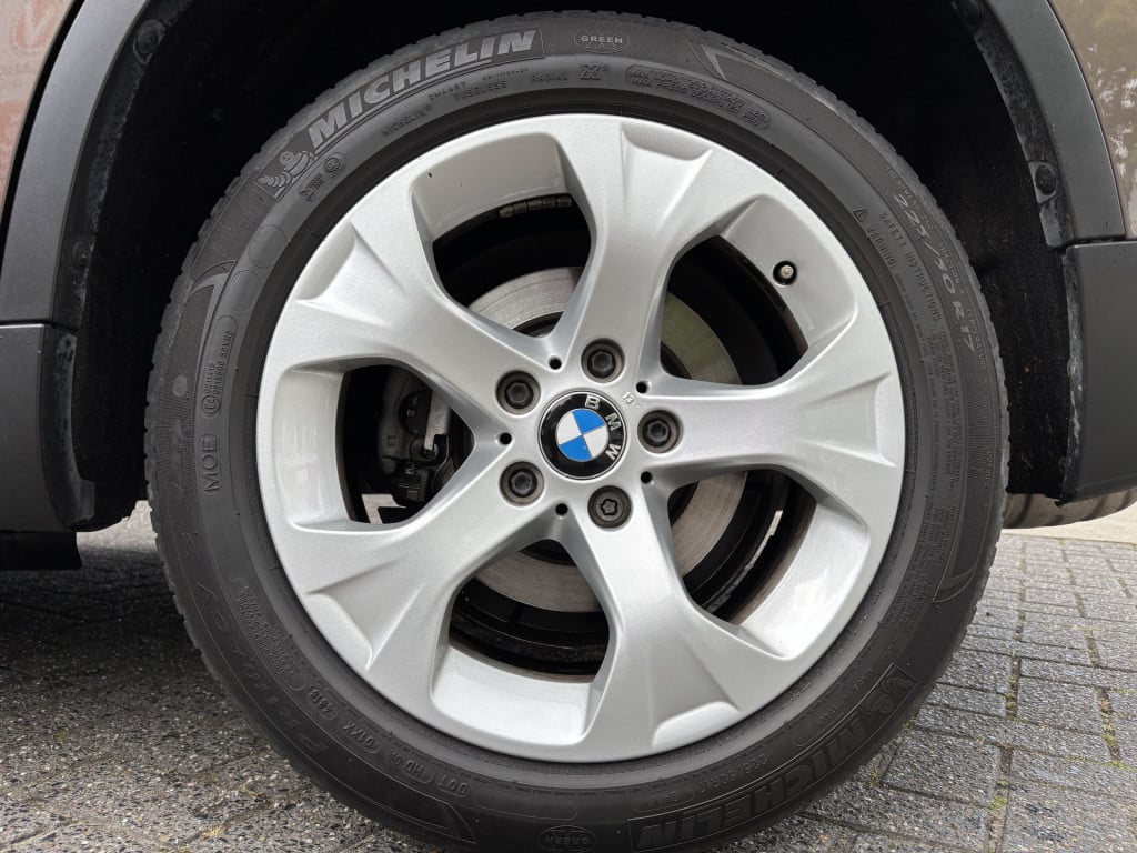 BMW X1 sdrive20i chrome line