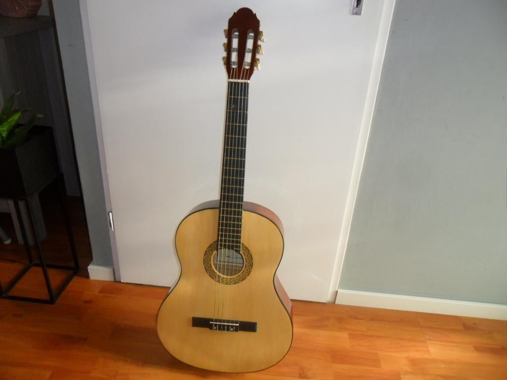 Gitaar Martinez