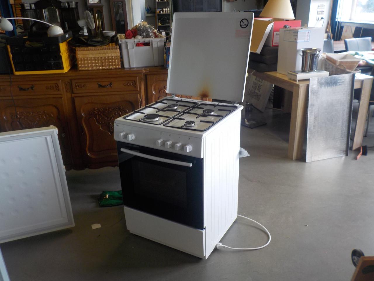 ETNA gasstel met oven OPRUIMPRIJS