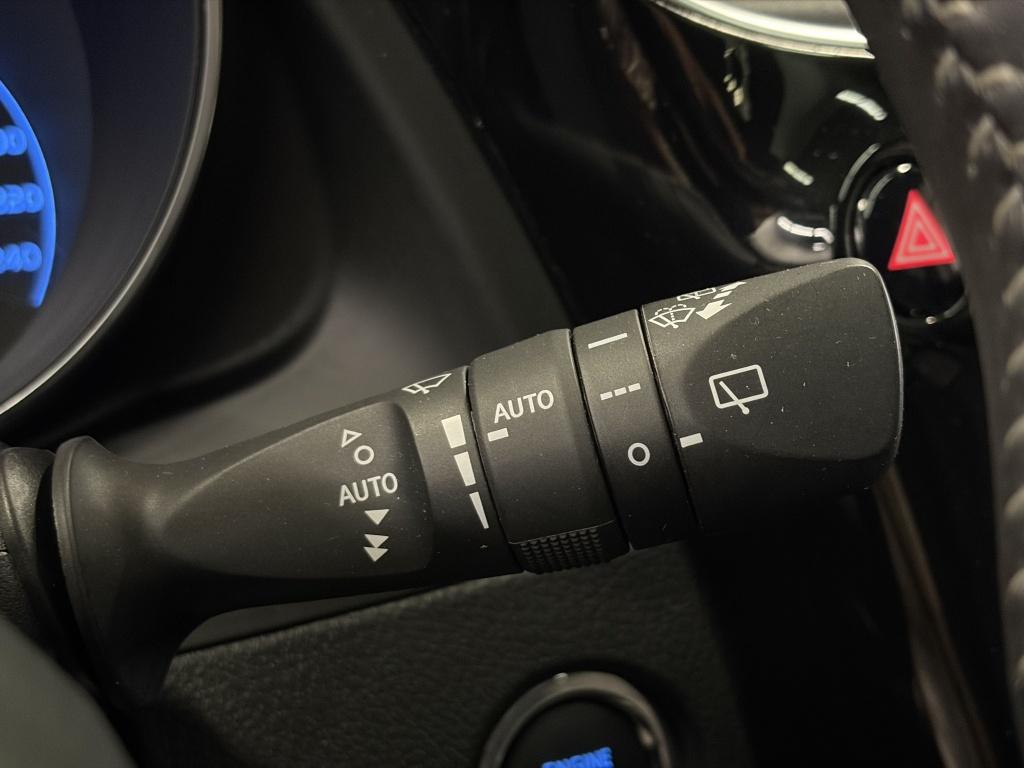 Toyota Auris 1.2t volcano edition