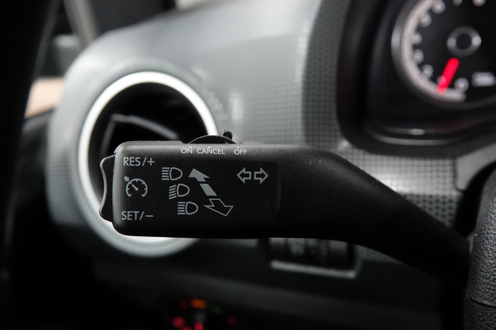 Volkswagen UP! 1.0 tsi high up! | cruise | pdc | bluetooth |