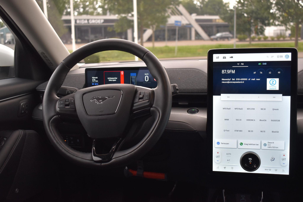 Ford Mustang Mach-e rwd 75 kwh | climate control | adaptieve cruise control