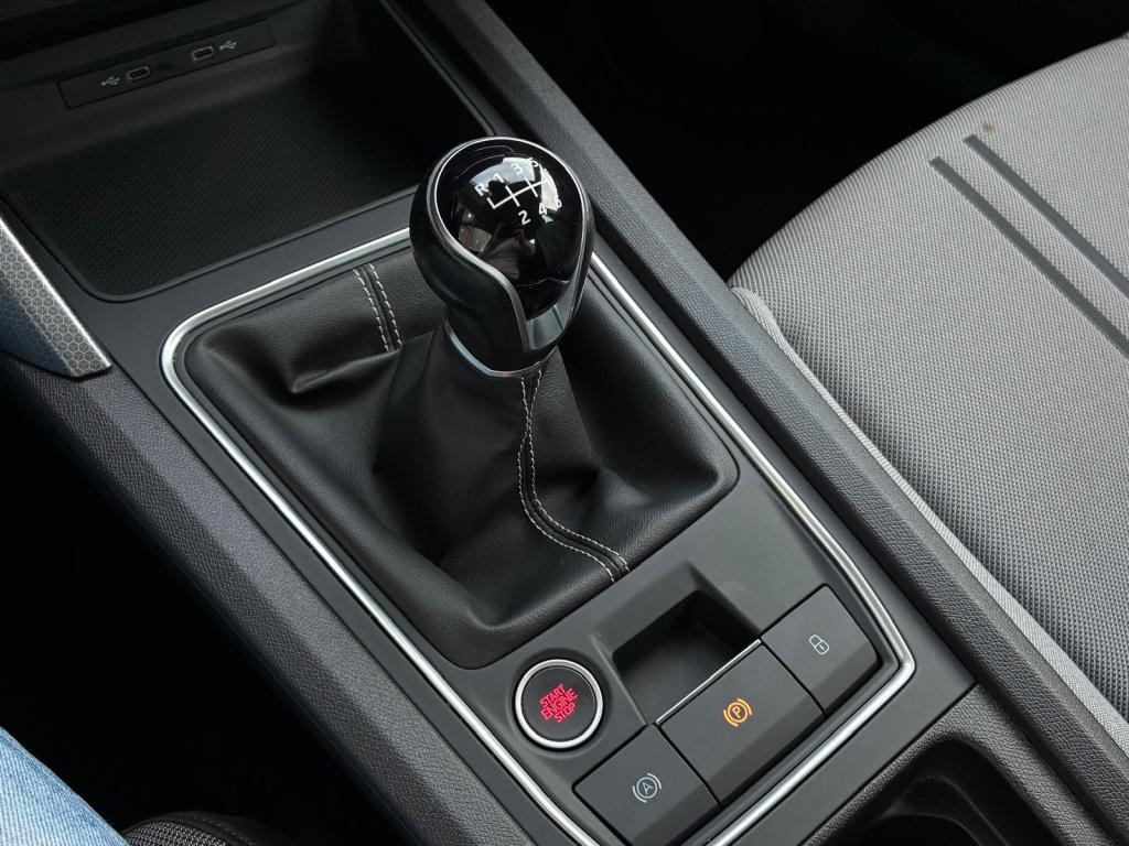 Seat Leon 1.5 tsi | acc | navi | stoel/stuurverwarming | apple carplay | na