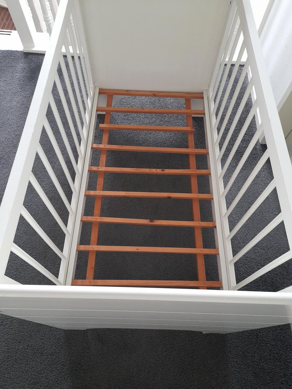 Ledikantje ( in goede staat ) 60 x 120