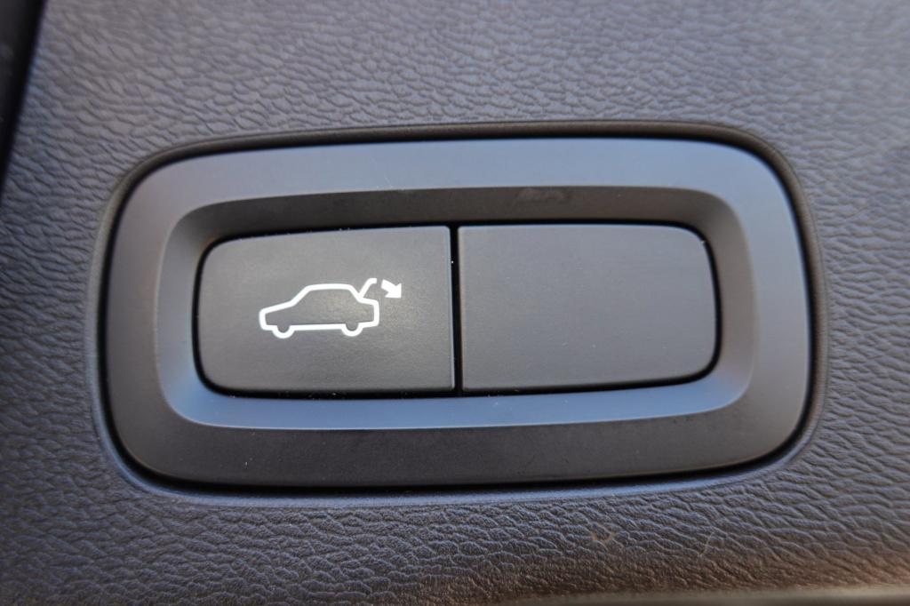 Volvo XC60 2.0 b5 r-design