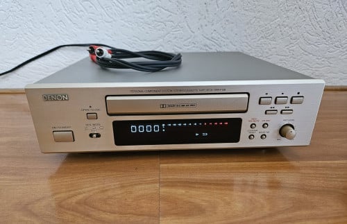 Denon cassettedeck drr-f100 met nieuwe snaren.