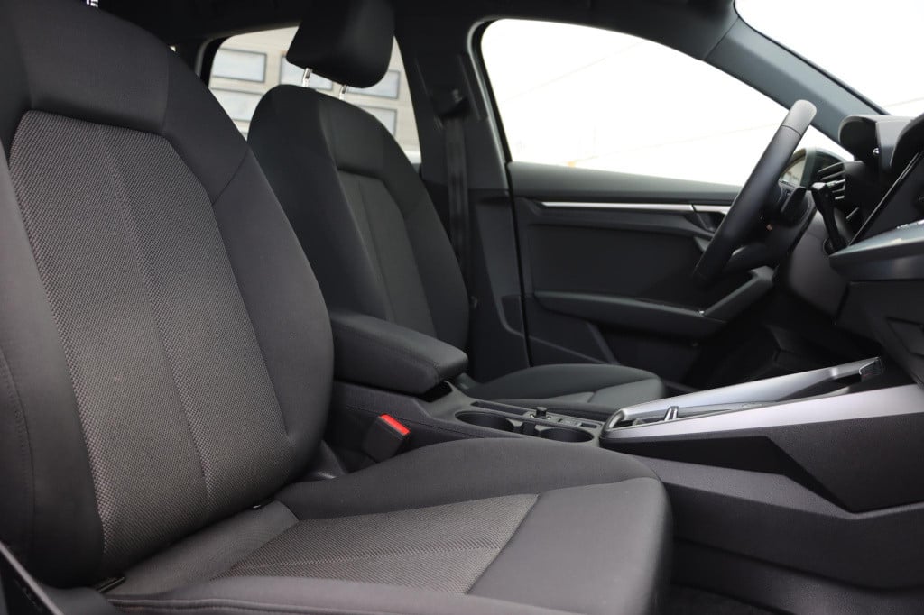 Audi A3 sportback 30 tfsi pro line