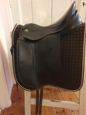 KN dressuurzadel Symfonie 17 inch