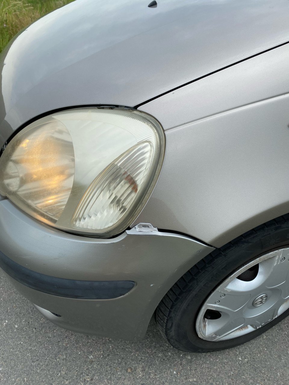 Toyota Yaris 1.0 16V Vvti 3DR 2004 Grijs