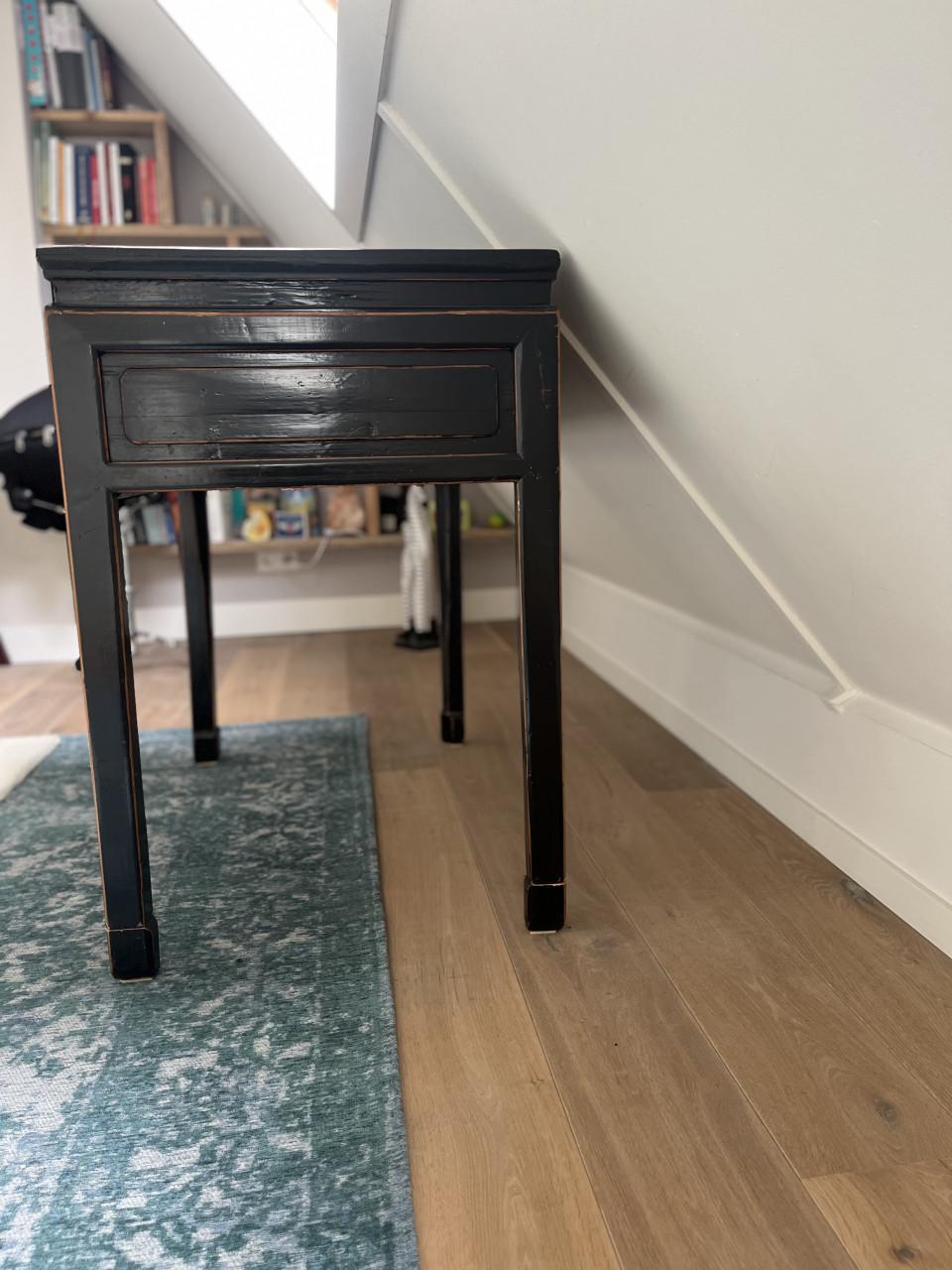 Sidetable in rustieke stijl