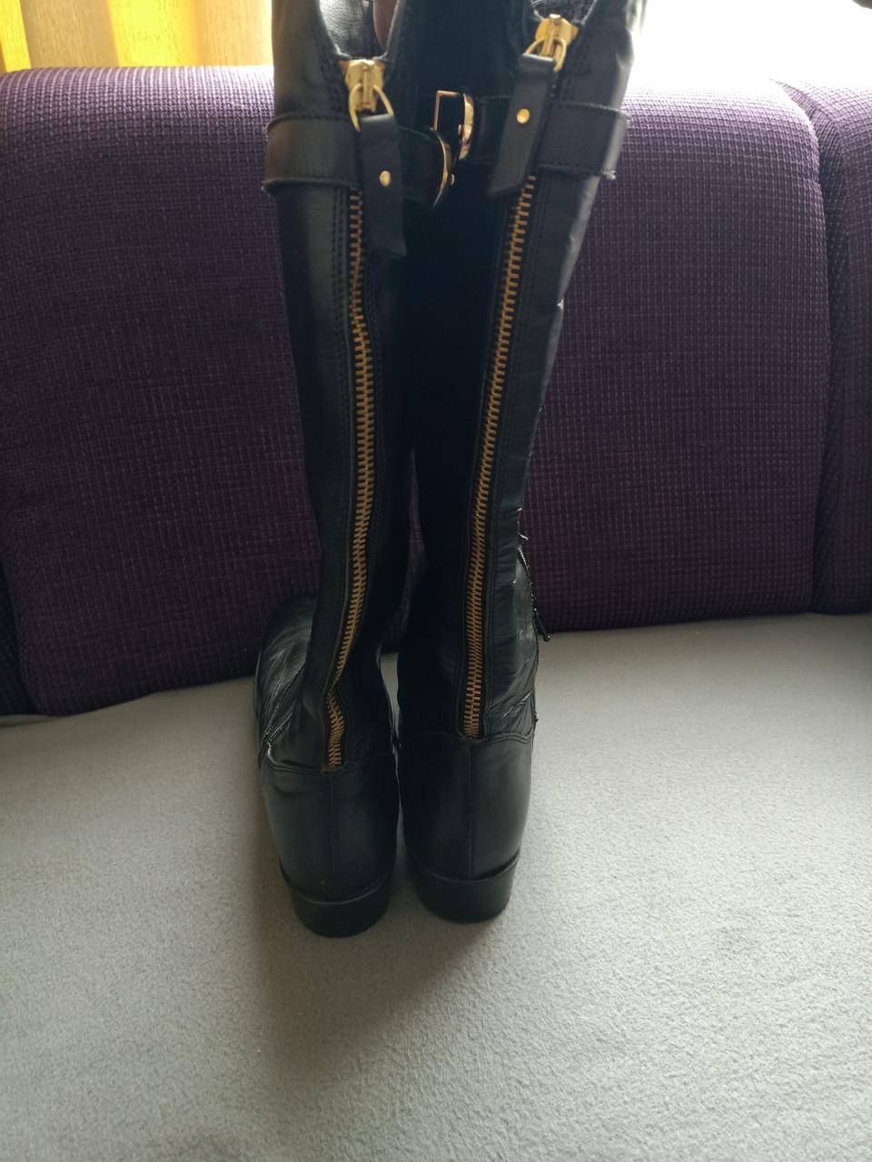 Zwarte hoge dames laarzen