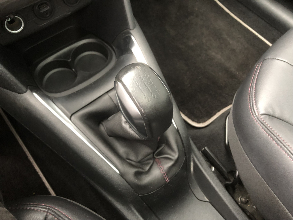 Peugeot 208 1.6 vti 120pk panoramdak 3-drs