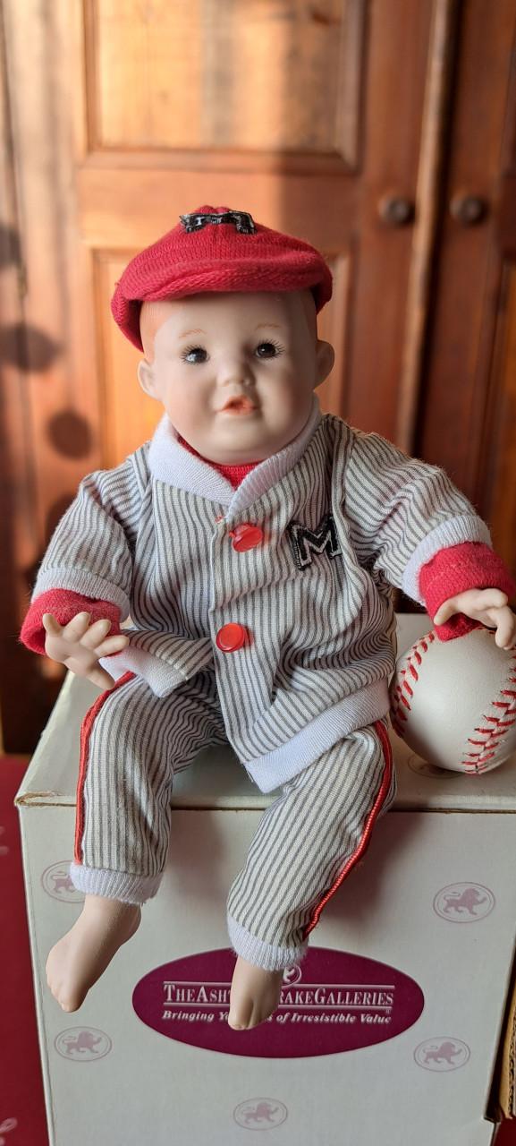 11 x Ashton-Drake Mini Dols