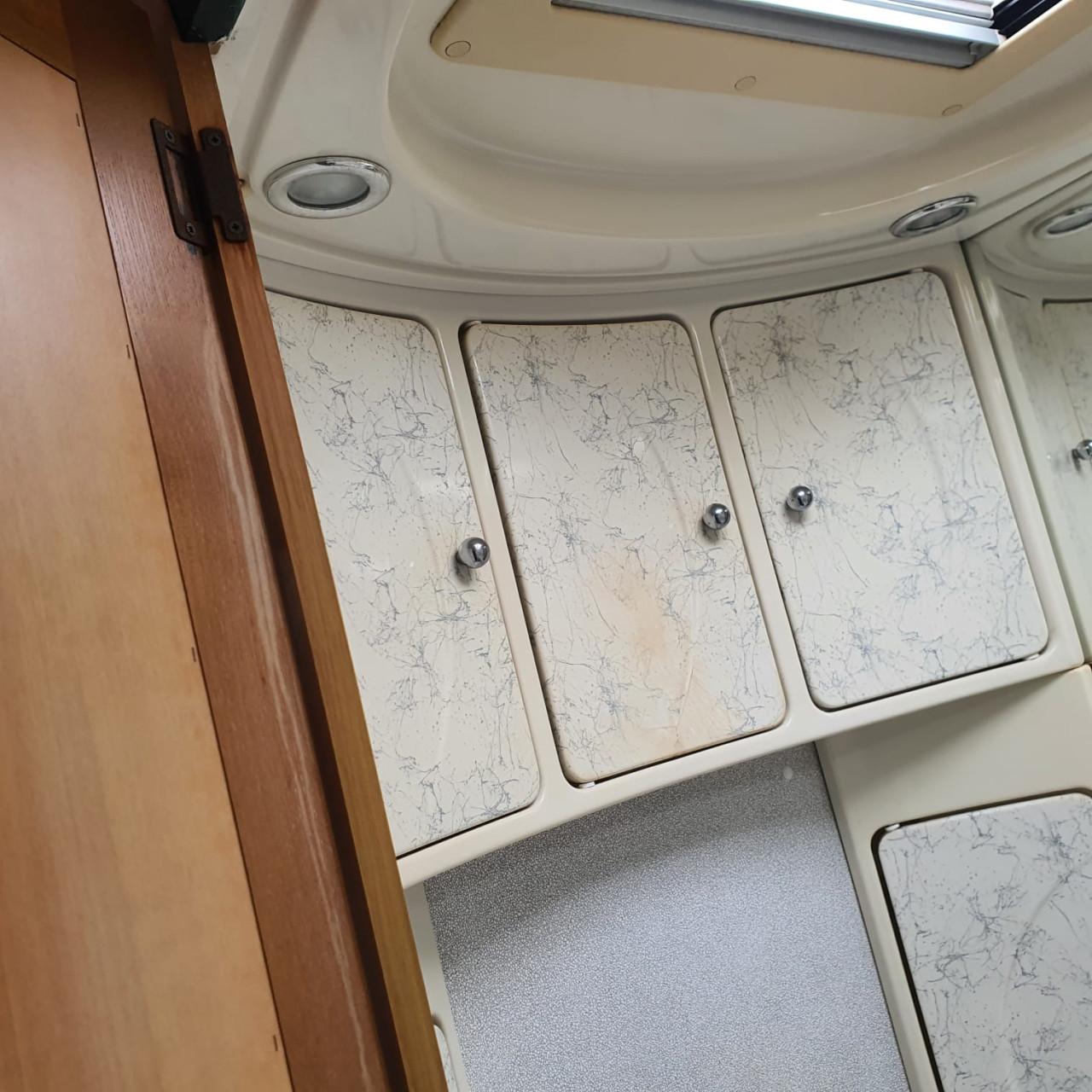 LMC 560 Dominant met voortent en mover (lengtebedden)