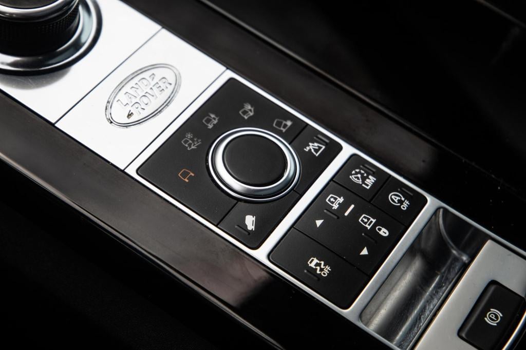 Land Rover Discovery 3.0 td6 hse grijs kenteken / leer / navi / luchtvering