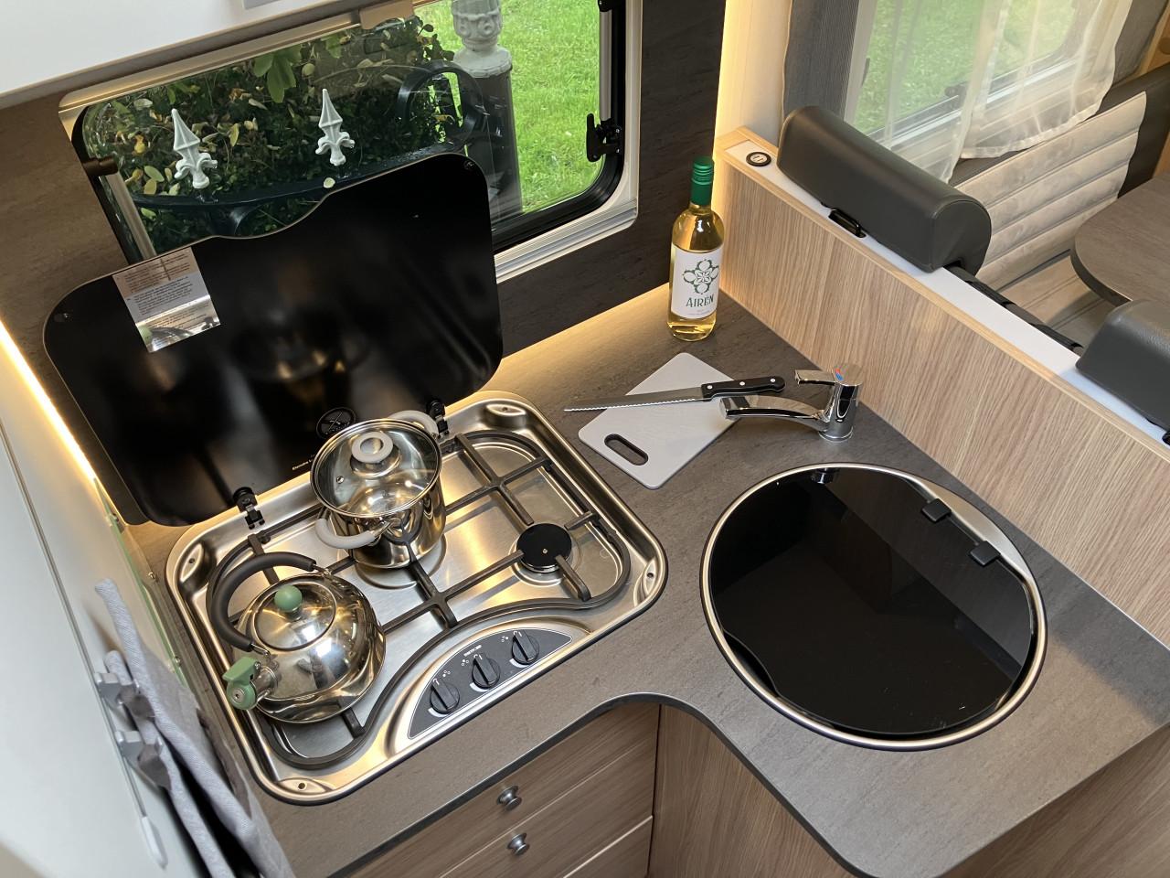 Te koop schitterende goed onderhouden 4 pers camper, Sunlight T68 (2023)