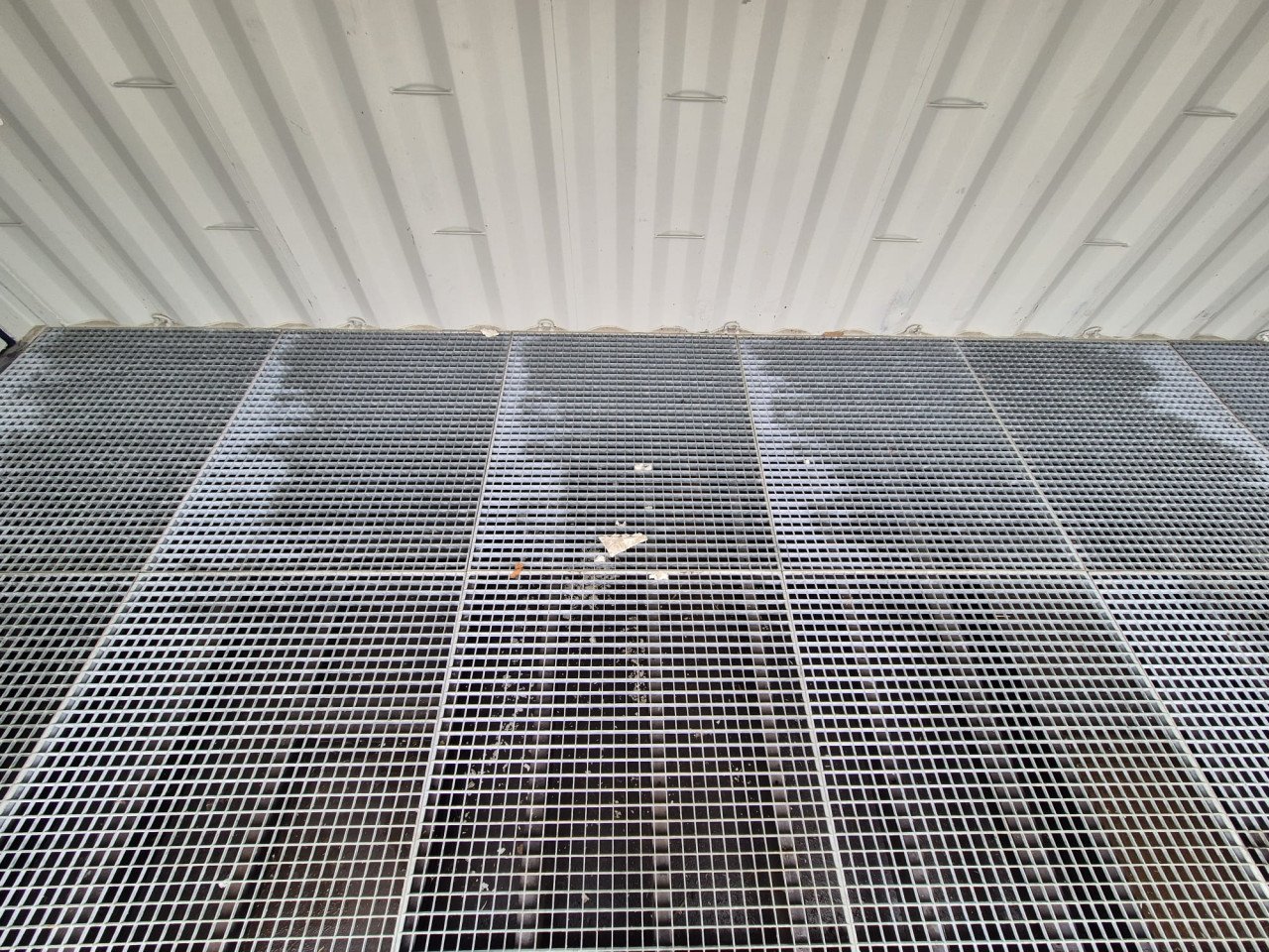20ft openside opslag / chemiecontainer met opvangbak