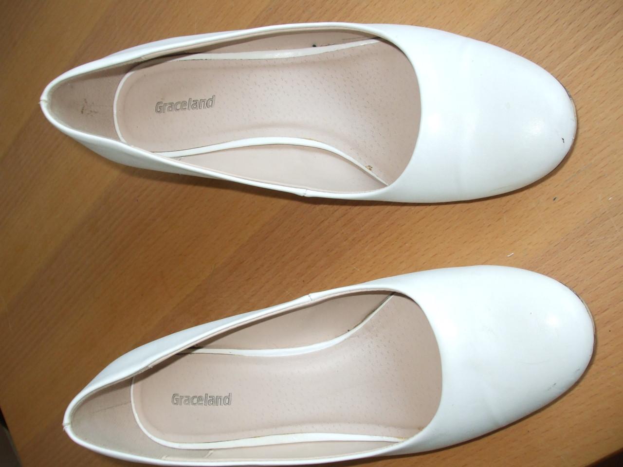 Te koop mooie witte ballerina's.(nieuw).