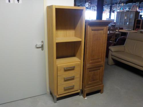 Zeer mooie kwaliteit geheel massief blank eiken wandmeubel in nieuw staat