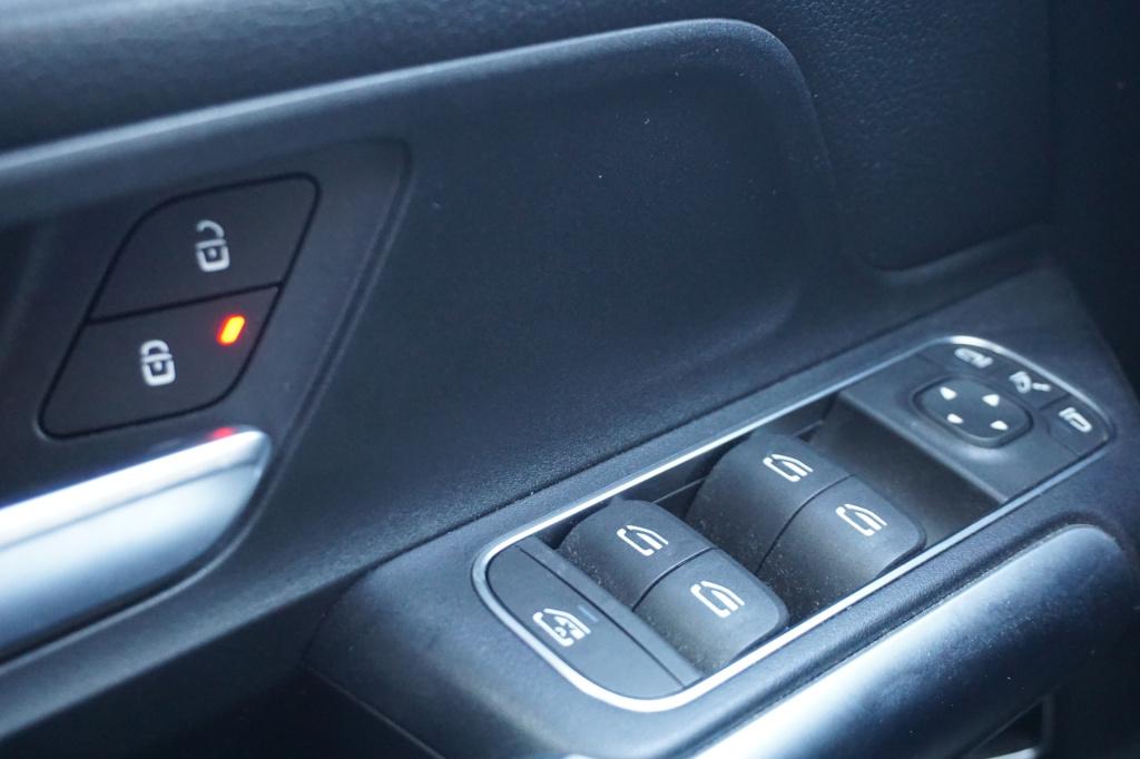 Mercedes-Benz B-Klasse 220 launch edition premium plus climate / navi / pan