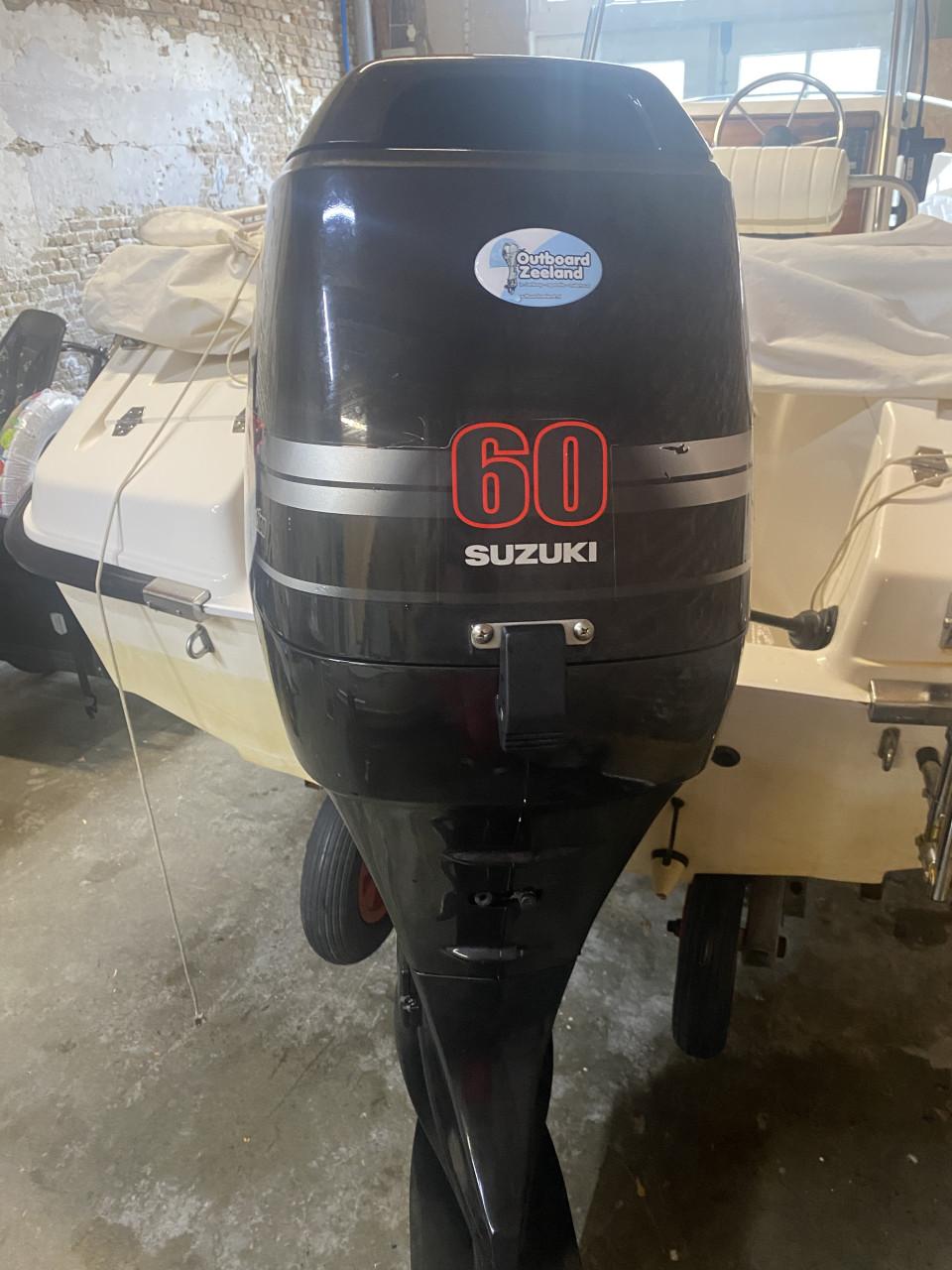 Elan 495 boot met 60pk Suzuki 4 takt en trailer
