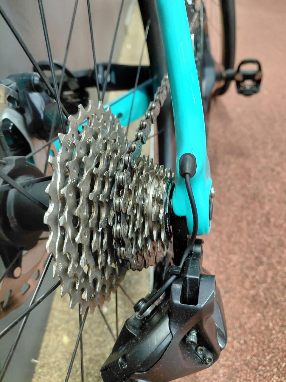Bianchi Oltre XR4 Ultegra Di2 Scope R4 carbon wielen maat 59
