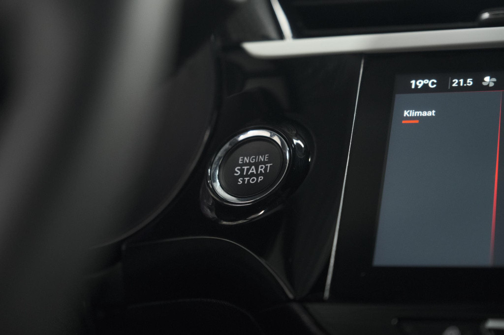 Opel Corsa 130 eat8 gs line | camera | navigatie | apple carplay | parkeers