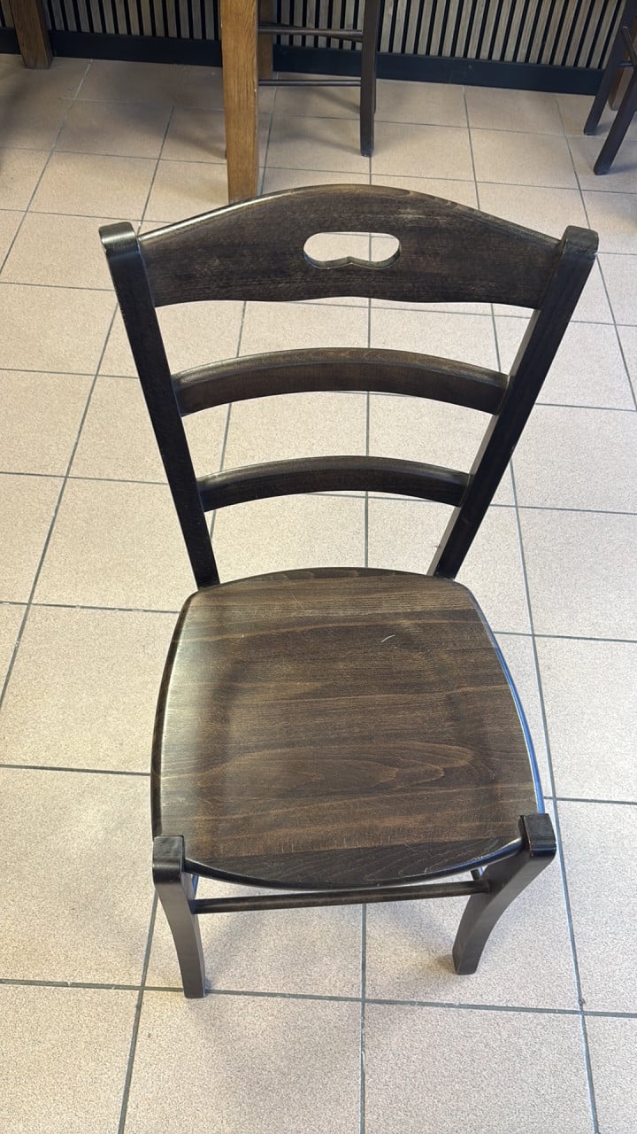 Houten stoelen