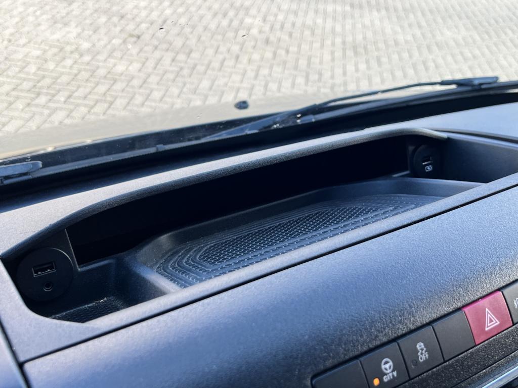 Iveco Daily 35s18hv 3.0 352l h2| ex. btw | nav | dab | trekhaak | 3500kg tr