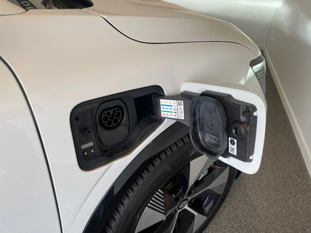 Renault Megane E-tech ev40 boost charge equilibre