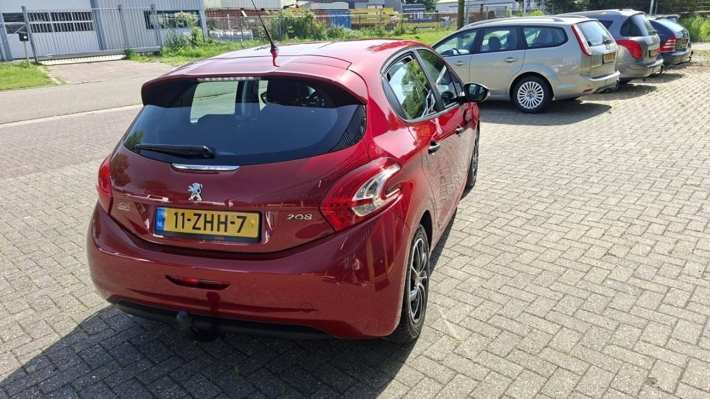 Peugeot 208 1.2 VTI Access 5 deurs bj:2012 airco apk 2027 i.z.g.st