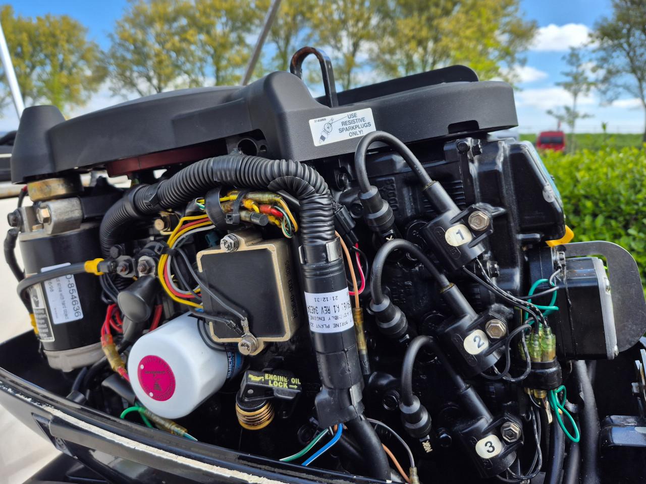 Beekman Alfa 485 consoleboot met Mercury 40 pk 4-takt