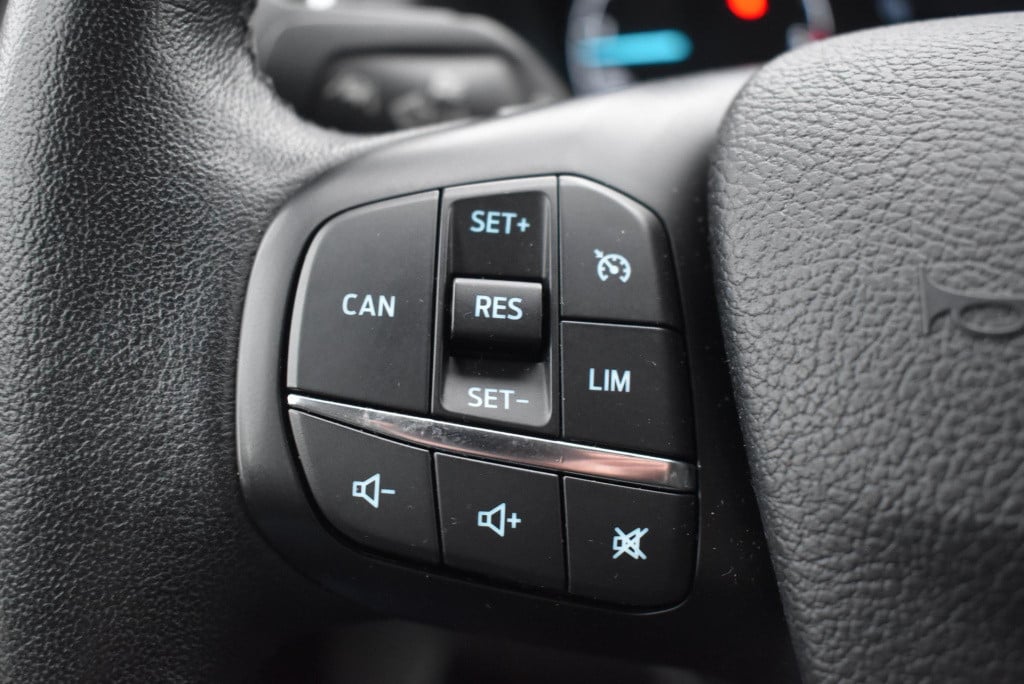 Ford Transit Custom 300 2.0 tdci l1h1 limited dc | trekhaak | cruise contro