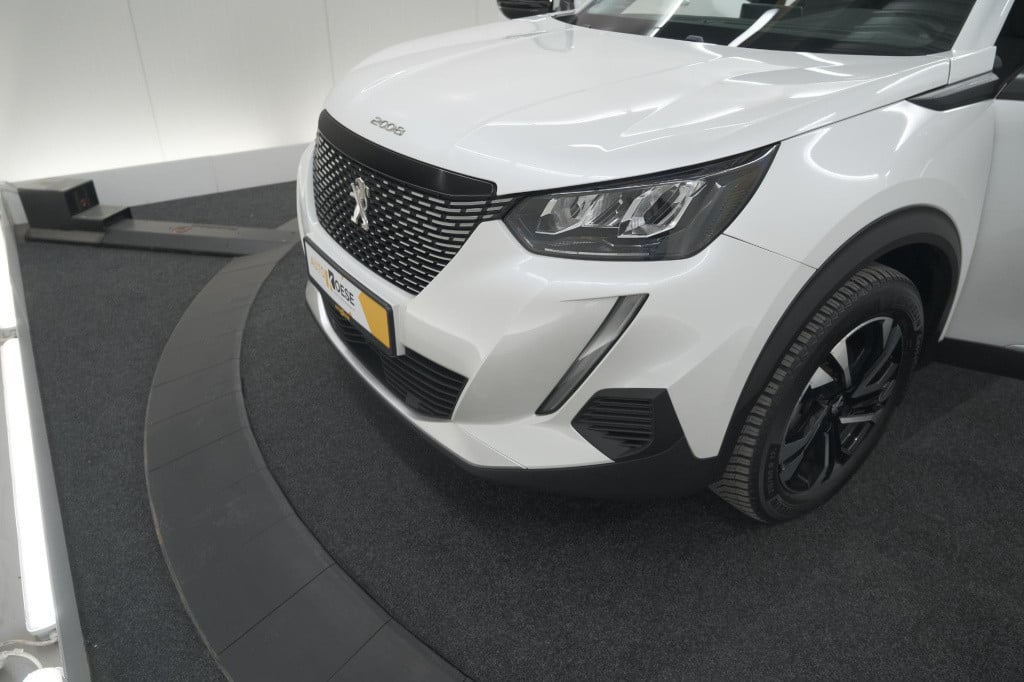 Peugeot 2008 puretech 102 allure pack | allseason banden | parkeersensoren 
