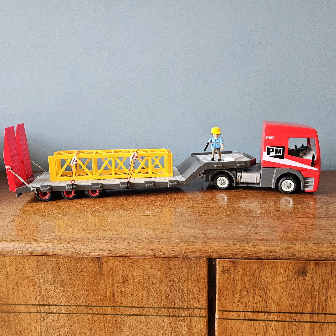 Playmobil vrachtwagen dieplader graafmachine bouwplaats