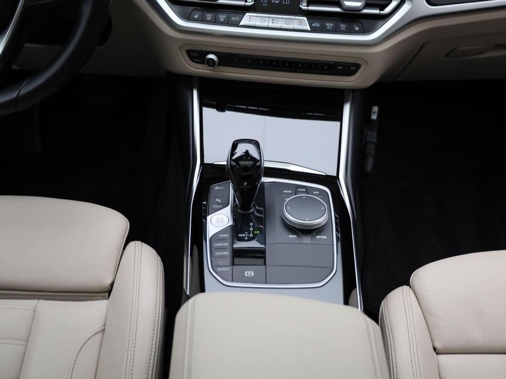 BMW 3-serie touring 318i sport line | automaat | apple carplay / android au