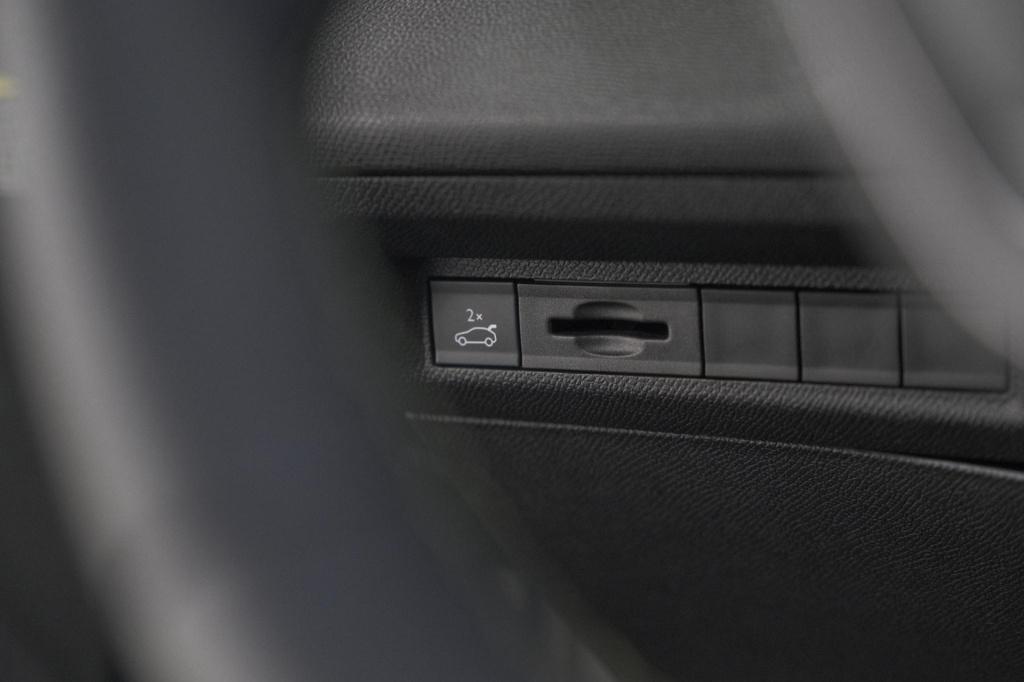 Peugeot 408 puretech 130 eat8 gt | 360 camera | adaptieve cruise control | 