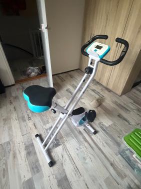 Eenvoudige, opvouwbare hometrainer