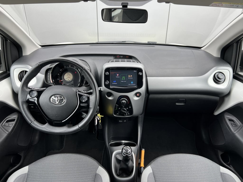Toyota Aygo 1.0 vvt-i x-play