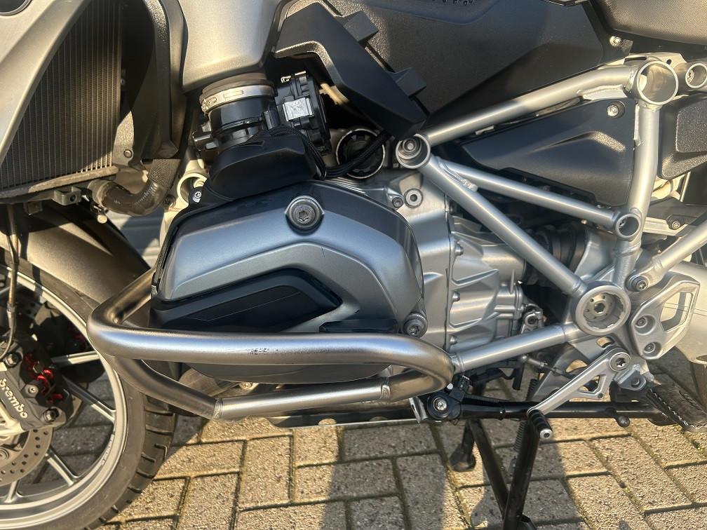 BMW R1200GS LC uit 2014 met 86dkm, full option, kofferset, rijklaar €8950,-